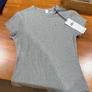 ALO Yoga Heather Gray Short Sleeve Tee